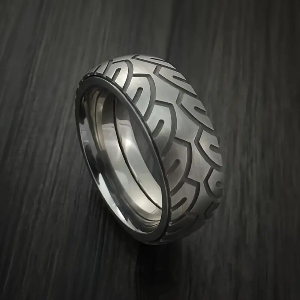 Stylish Tire Patterned Ring